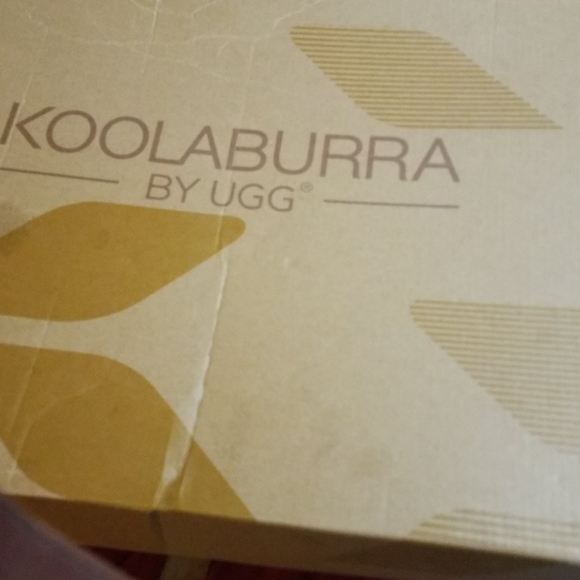 UGG by Koolaburra - Picture 2 of 2